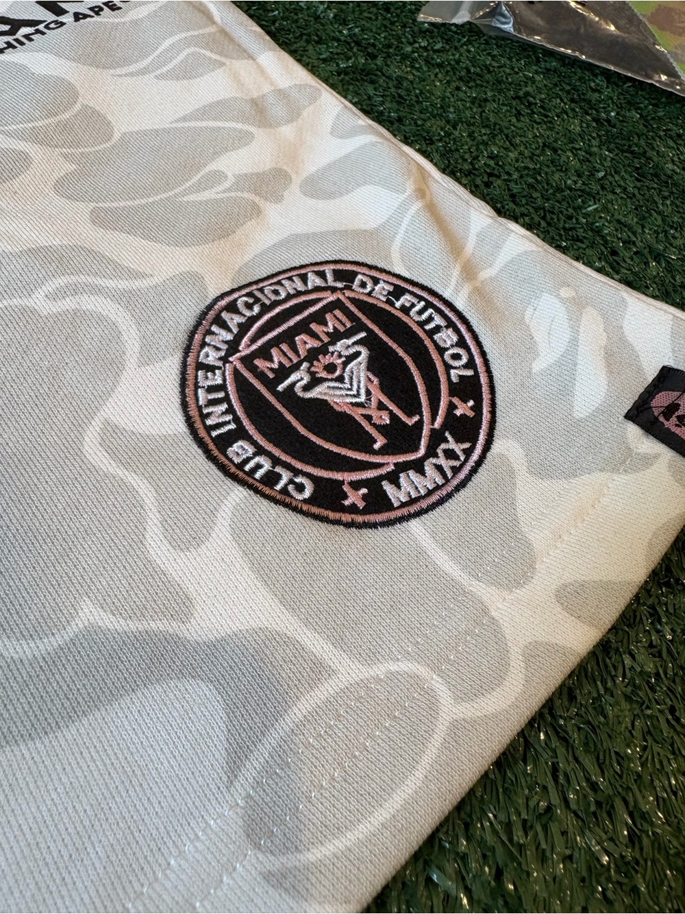 Bape Miami Camo Knit Shorts - Beige & Pink Logo - Picture 3 of 9